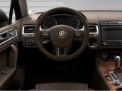 Mình cần bán ô tô Volkswagen Touareg GP đời 2016, nhập khẩu chính hãng