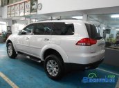 Cần bán Mitsubishi Pajero Sport năm năm 2015, màu trắng