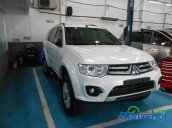 Cần bán Mitsubishi Pajero Sport năm năm 2015, màu trắng