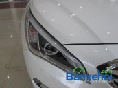 Cần bán xe Hyundai Sonata đời 2015,  xe sử dụng nhiên liệu xăng