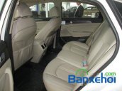 Cần bán xe Hyundai Sonata đời 2015,  xe sử dụng nhiên liệu xăng