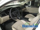 Cần bán xe Hyundai Sonata đời 2015,  xe sử dụng nhiên liệu xăng