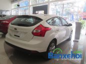 Cần bán xe Ford Focus năm 2015, màu trắng tại Sài Gòn Ford - Trần Hưng Đạo