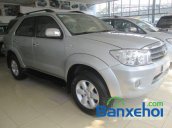 Salon Auto Tuấn Thanh Tùng cần bán xe Toyota Fortuner V sản xuất 2011 đã đi 30000 km, giá chỉ 800 triệu