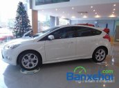 Ford Mỹ Đình bán Ford Focus 2015, màu trắng, xe đẹp, giá 790Tr