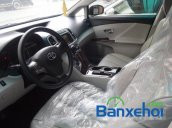 Công ty TNHH Siu Hùng cần bán gấp Toyota Venza đời 2009, màu trắng đã đi 32000 km