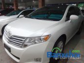 Công ty TNHH Siu Hùng cần bán gấp Toyota Venza đời 2009, màu trắng đã đi 32000 km