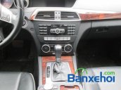 Salon bán Mercedes 250 đời 2011, màu trắng đã đi 30000 km