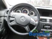 Salon bán Mercedes 250 đời 2011, màu trắng đã đi 30000 km