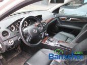 Salon bán Mercedes 250 đời 2011, màu trắng đã đi 30000 km