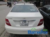 Salon bán Mercedes 250 đời 2011, màu trắng đã đi 30000 km