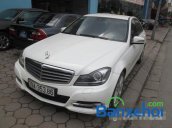 Salon bán Mercedes 250 đời 2011, màu trắng đã đi 30000 km