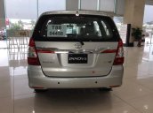 Bán Toyota Innova E đời 2015, màu bạc giá 715 triệu