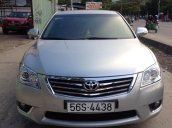 Cần bán Toyota Camry 2.4 đời 2010, màu bạc còn mới