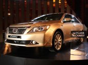 Cần bán xe Toyota Camry đời 2014, màu trắng 