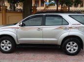 Cần bán gấp Toyota Fortuner đời 2009, màu bạc còn mới