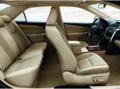 Cần bán xe Toyota Camry đời 2014, màu trắng 