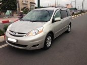 Cần bán lại xe Toyota Sienna đời 2008, màu bạc 