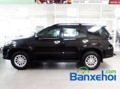 Xe Toyota Fortuner V 2013 cũ màu đen đang được bán với giá 785000000 vnd