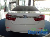 Mình cần bán xe Toyota Camry 2.0L 2014, màu trắng