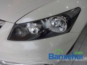 Cần bán xe Honda Accord đời 2011, màu trắng, LH chợ ô tô Lâm Hùng