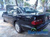 Auto Sơn Thuỷ bán xe Mercedes E240 đời 2000, màu đen  