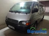 Xe Toyota Hiace 2004 cũ màu bạc / xám đang được bán với giá 260000000 vnd