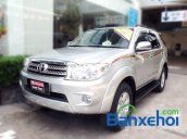 Xe Toyota Fortuner V 2012 cũ màu bạc đang được bán với giá 775000000vnd