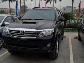 Bán xe Toyota Fortuner đời 2015, màu đen, giá 892tr