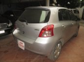 Cần bán gấp Toyota Yaris cũ màu bạc, nhập khẩu Nhật Bản, số tự động  