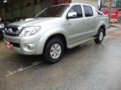 Bán ô tô Toyota Hilux đời 2009, màu bạc, nhập khẩu Thái Lan, số sàn 