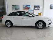 Bán ô tô Chevrolet Cruze LT đời 2017, màu trắng