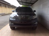 Cần bán xe Toyota Fortuner đời 2015 giá 910 tr