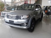 Bán xe ô tô Toyota Fortuner 2015 giảm giá + 7 món, giảm giá lớn các dòng xe Toyota trong tháng