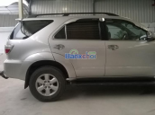 Chính chủ cần bán xe Toyota Fortuner đời 2010, màu bạc giá cạnh tranh