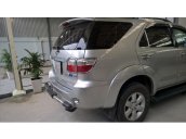 Toyota Đông Sài Gòn xe đã qua sử dụng đang bán chiếc Fortuner G máy dầu màu bạc giá 750 tr