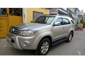 Gia đình tôi có bán 1 chiếc xe Toyota Fortuner G màu bạc, số tay, máy dầu, cuối năm 2009 xe còn rất đẹp