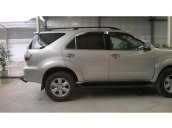 Cần bán xe Toyota Fortuner đời 2010, số sàn xe đẹp