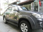 Cần bán gấp xe Toyota Fortuner V số Auto, đời cuối 2011/2012, màu xám