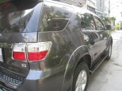 Cần bán Toyota Fortuner V số auto, đời cuối 2011/2012, màu xám vip, nội thất da màu kem xịn