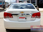 Chevrolet Cruze LS 1.6MT, màu trắng, số sàn, sản xuất năm 2011, lắp ráp trong nước cần bán giá 422 tr