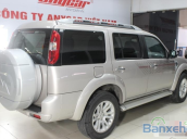 Bán xe Ford Everest đời 2014, màu bạc, chính chủ