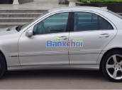 Cần bán gấp Mercedes đời 2006, màu bạc, số tự động