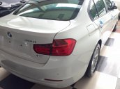 Chính chủ cần bán xe BMW 320i 2012 màu trắng ngọc, nội thất kem cực đẹp