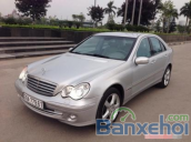 Cần bán xe Mercedes C280 đời 2006, số tự động màu bạc. Biển số Hà Nội, giấy tờ chính chủ