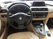 Chính chủ cần bán xe BMW 320i 2012 màu trắng ngọc, nội thất kem cực đẹp