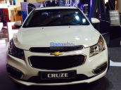 Cần bán xe Chevrolet Cruze đời 2015, màu trắng, 679tr