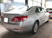 Bán gấp xe Toyota Camry 2.4G đời 2010, màu bạc