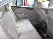 Bán gấp xe Toyota Camry 2.4G đời 2010, màu bạc