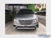 Toyota Innova năm 2015, màu bạc cần bán